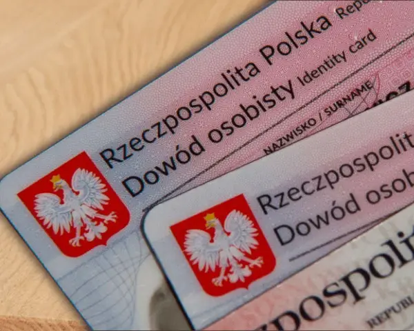Polskie dowody osobiste. Brak meldunku w Holandii konsekwencje mogą być poważne, np. problemy z pracą czy ubezpieczeniem.