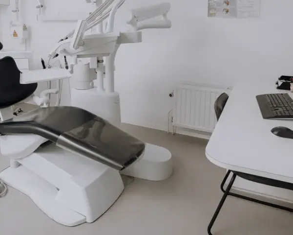 Nowoczesny gabinet stomatologiczny w Holandii. Zadbaj o swój uśmiech z ubezpieczeniem dentystycznym.