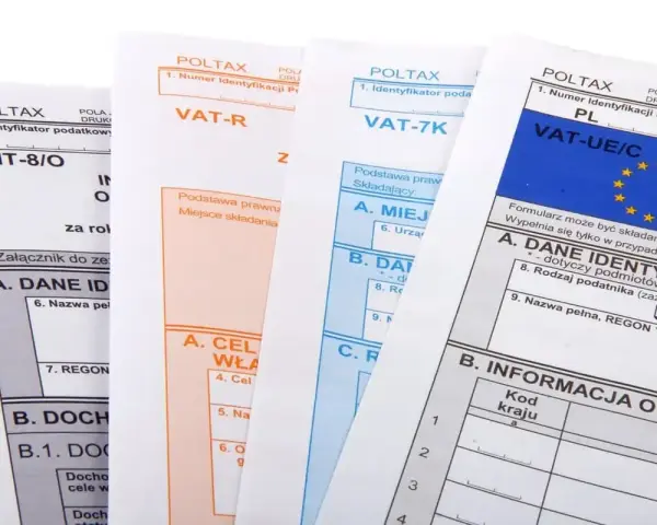 Różne formularze podatkowe, w tym CIT-8/O, VAT-R, VAT-7K i VAT-UE/C, z widocznym polem na numer identyfikacji podatkowej.