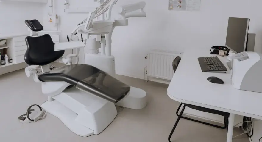 Nowoczesny gabinet stomatologiczny w Holandii. Zadbaj o swój uśmiech z ubezpieczeniem dentystycznym.